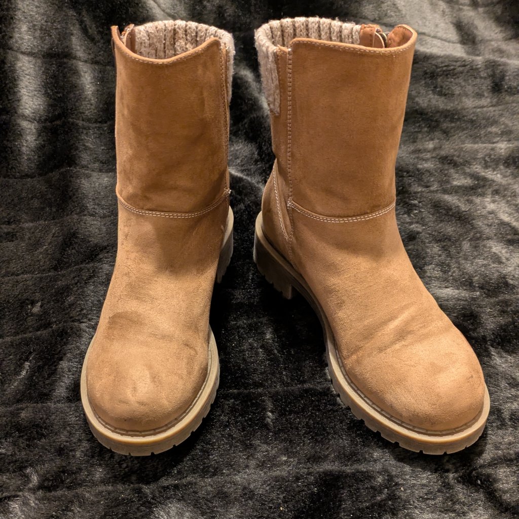 Vtg 7 Eight Women's Tan Faux Suede Knit Cuff Ankle Boot , Size 7 M